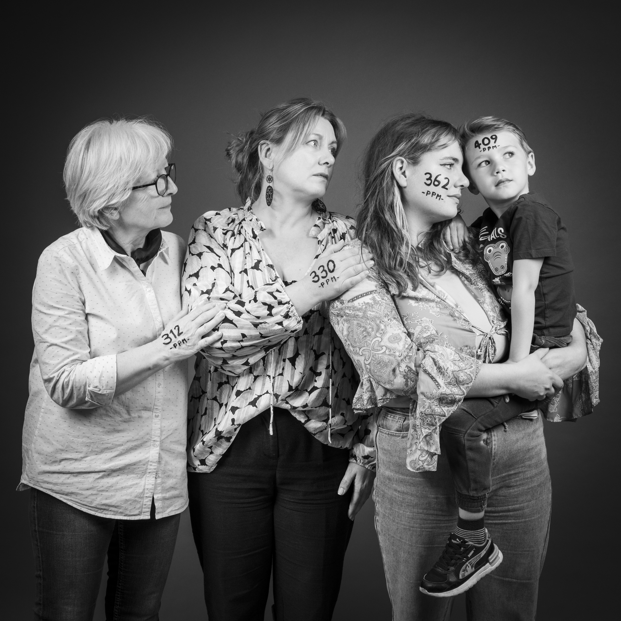 Rare Photos: Claudia Nadia Rodriguez And Her Son Today - ul3b84z
